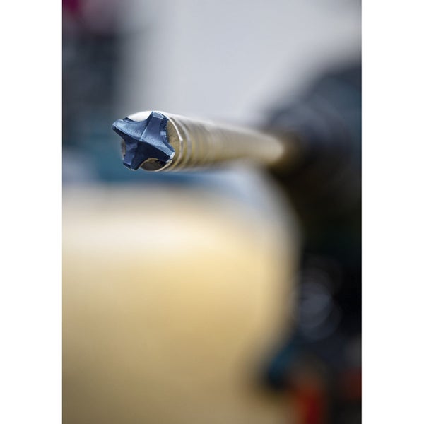 Nahaufnahme eines Bohrers mit Vierfachschneide