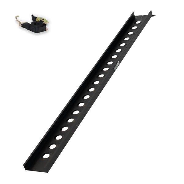 Zurrschiene mit Löchern und Spanngurt