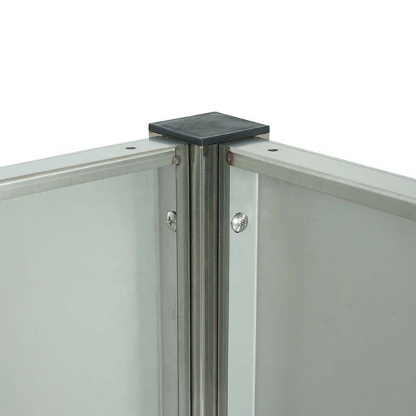 Detailansicht einer Eckverbindung eines Hochbeets aus Metall mit Pfostenkappe und Verschraubung.