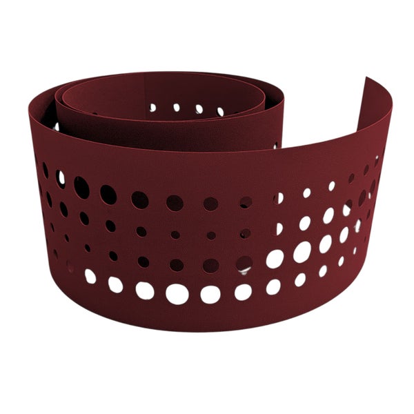 Dunkelrote Pflanzmanschette mit Löchern aufgerollt