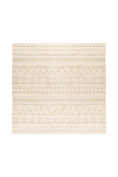 Strukturierter Teppich mit horizontalen Bändern aus geometrischen Mustern wie Rauten und Quadraten im Hoch-Tief-Webverfahren.