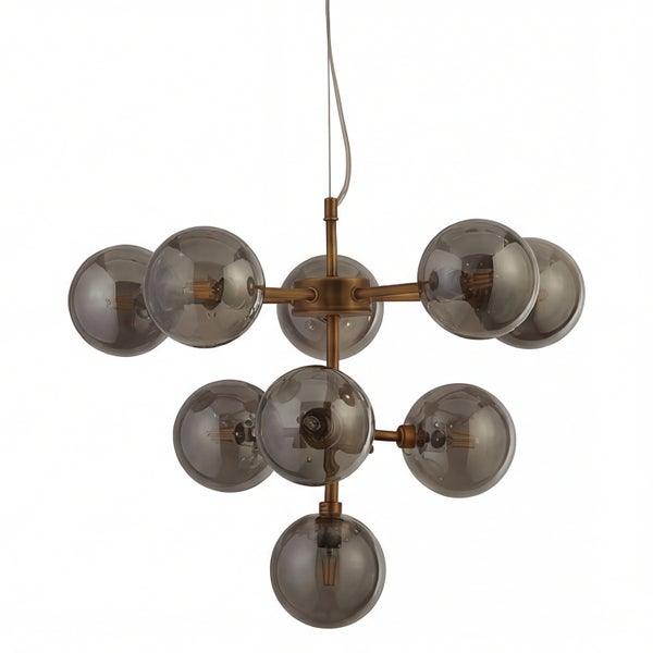 Hängelampe mit mehreren Leuchten und runden Glasschirmen