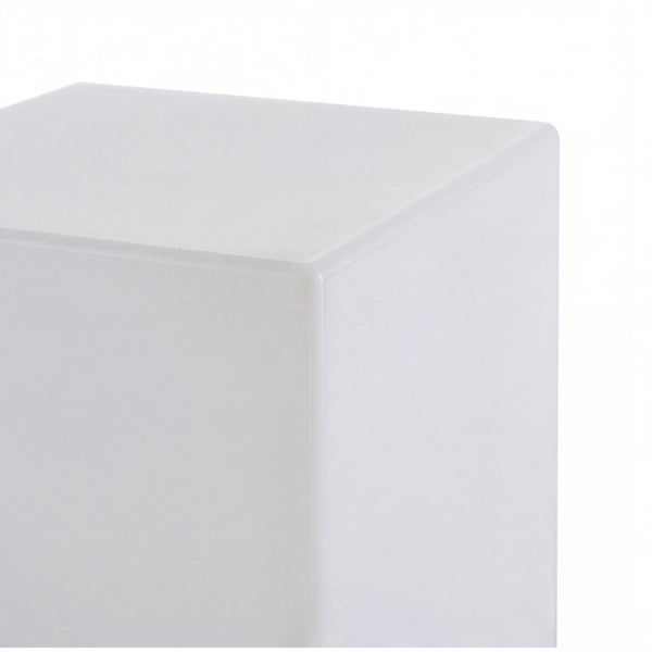 Eckige Standsäule aus Kunststoff