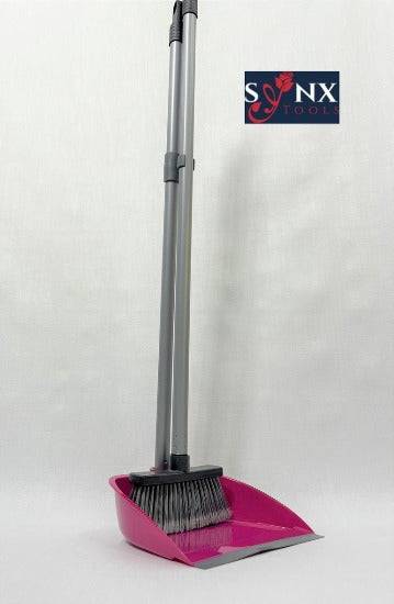 Kehrgarnitur mit Stiel und Kehrschaufel