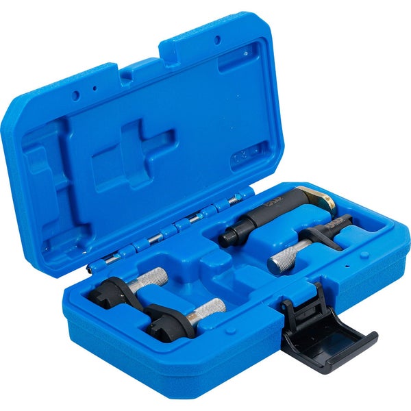 Werkzeugsatz in geöffnetem blauen Koffer