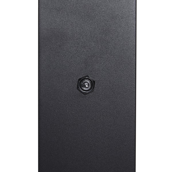 Nahaufnahme eines Dämmerungssensors an einer Außenleuchte mit strukturierter Oberfläche.