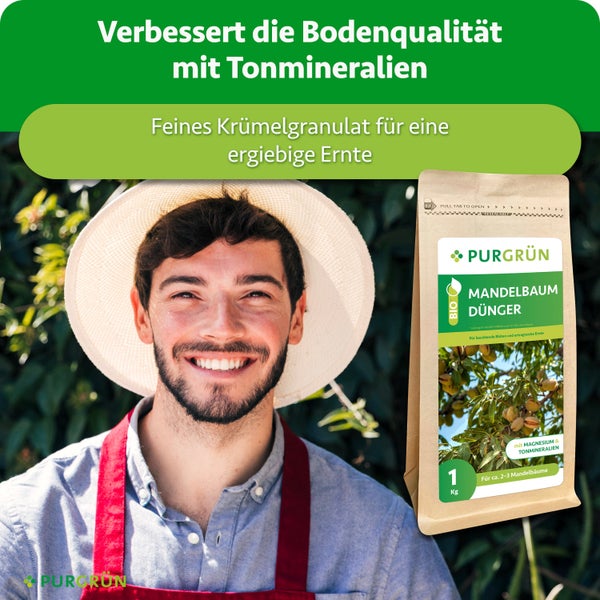 Ein glücklicher Gärtner mit einem Beutel Purgrün Bio Mandelbaum Dünger mit Tonmineralien zur Bodenverbesserung.