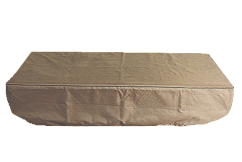 Rechteckige Schutzhülle für Gartenmöbel aus wetterfestem Stoff in Beige.