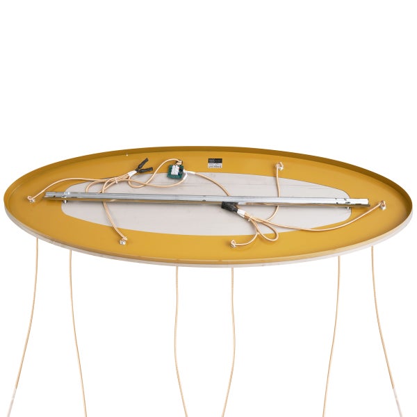 Rückseite einer ovalen Pendelleuchte mit Kabeln