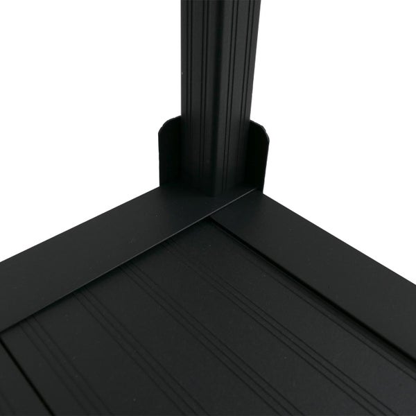 Schwarzes Gartenregal aus Metall mit Ablagefächern und Arbeitsfläche.