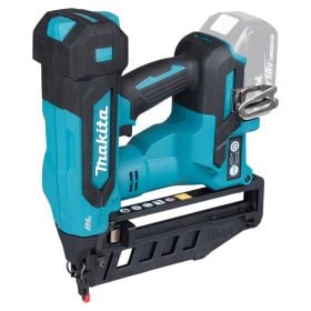 Makita Akku Nagler mit bürstenlosem Motor fuer effizientes Arbeiten.