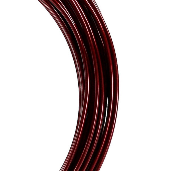 Aufgewickelter dunkelroter Metalldraht für Bastelarbeiten und Dekorationen.