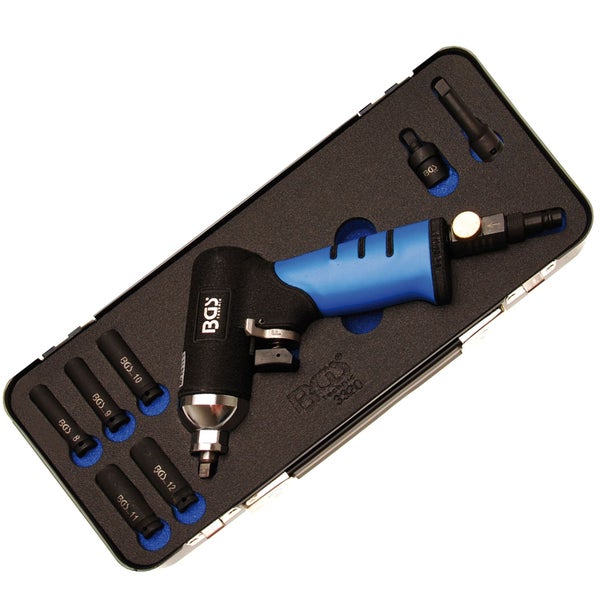 Druckluft-Schlagschrauber mit Zubehör im Koffer