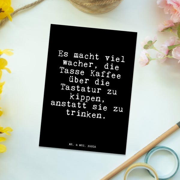 Mr. & Mrs. Panda Postkarte Es macht viel wacher,... - Schwarz