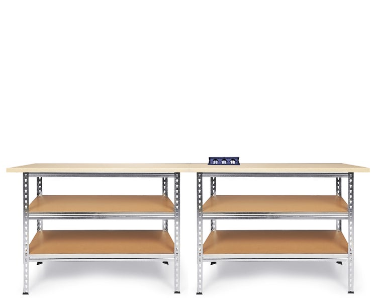 Werkbank mit drei Regalebenen und Steckdosenleiste