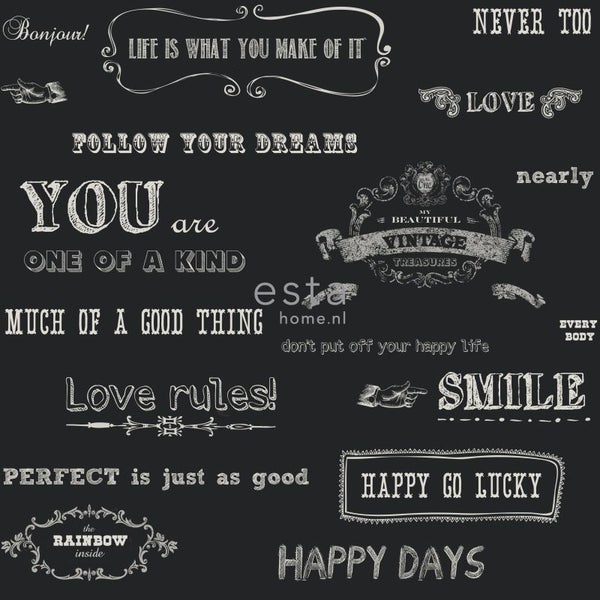 Wandbild mit verschiedenen Schriftzügen und grafischen Elementen auf dunklem Hintergrund.