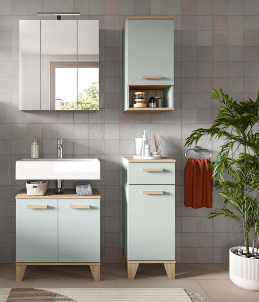 Modernes Badezimmermöbel Set mit Waschtischunterschrank, Spiegelschrank, Hochschrank und Oberschrank in einer hellen Gestaltung mit Holzoptik.