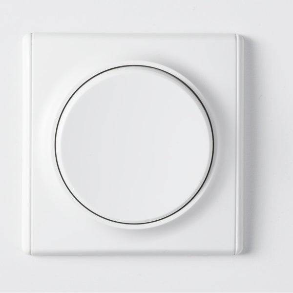 Ein quadratischer Unterputz Drehdimmer für die elektrische Installation