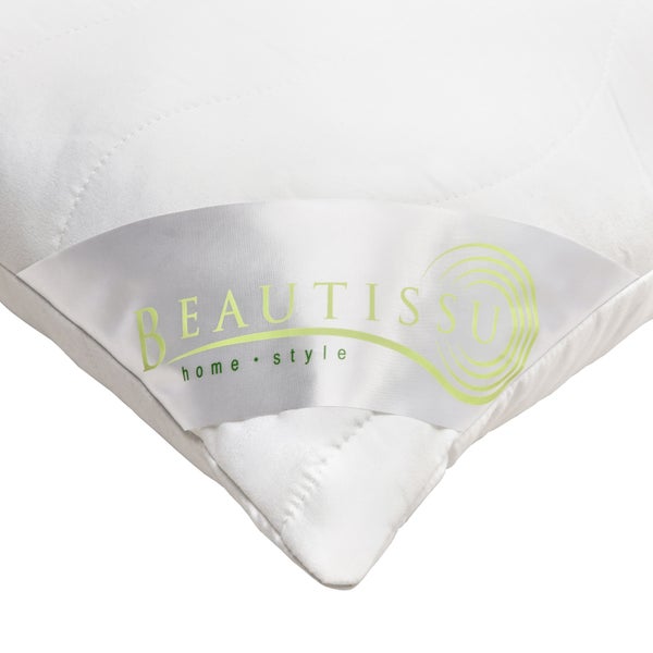 Weißes Kissen mit Beautissu Logo