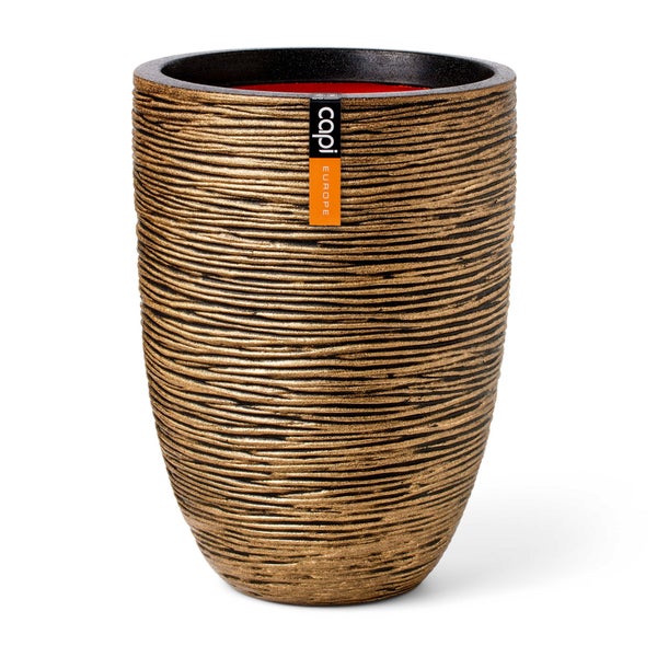 Hoher, konischer Pflanztopf in Bronze von Capi Europe mit gerippter Struktur.