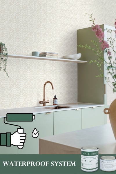 Küchenszene mit gemusterter Tapete, Spüle und wasserdichtem System