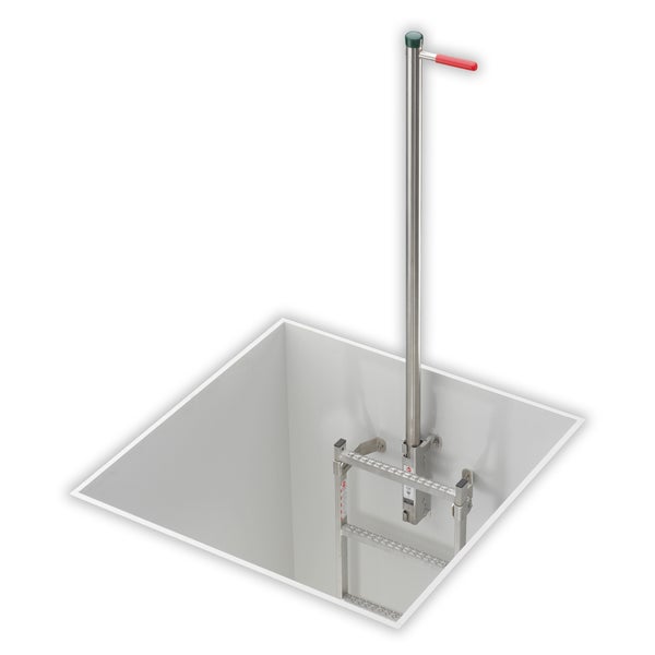 Kellerschachtleiter aus Metall mit Ausstiegshilfe