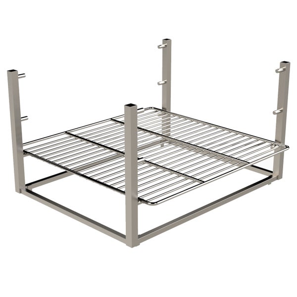 Regaleinsatz aus Metall mit höhenverstellbarem Gitterboden und vier quadratischen Pfosten.