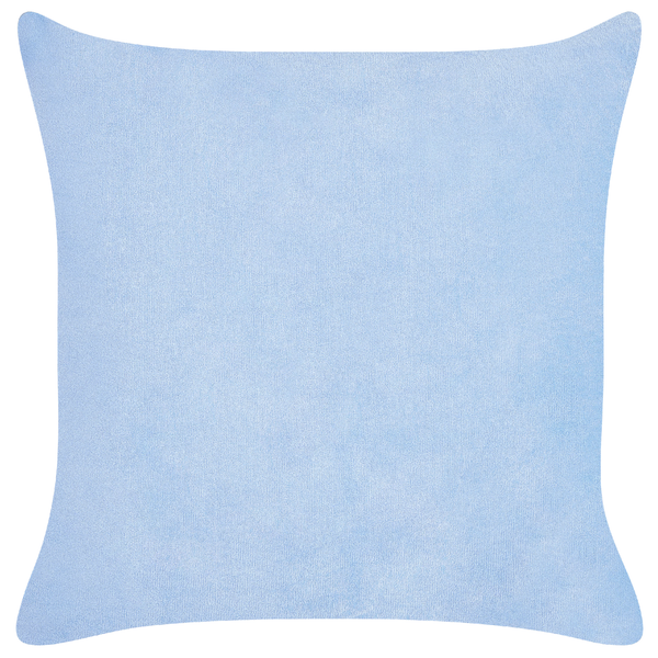 Quadratisches Dekokissen aus weichem Stoff in Hellblau.