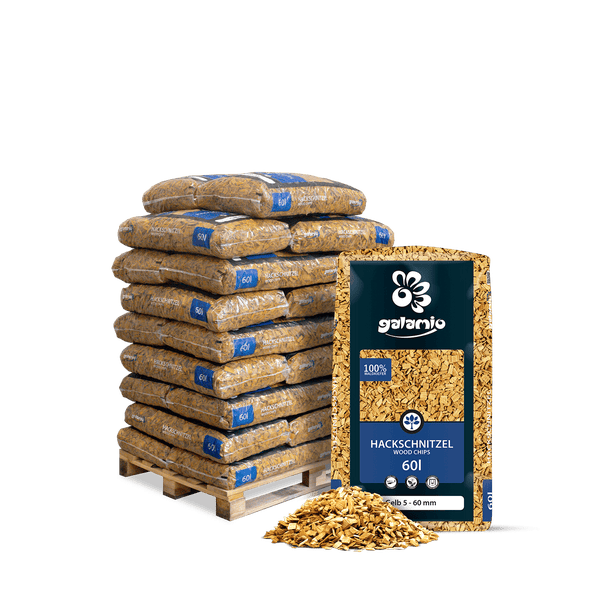 Galamio Hackschnitzel aus Waldkiefer, Körnung 5 bis 60 Millimeter, Palette mit 60-Liter-Säcken und loses Material.