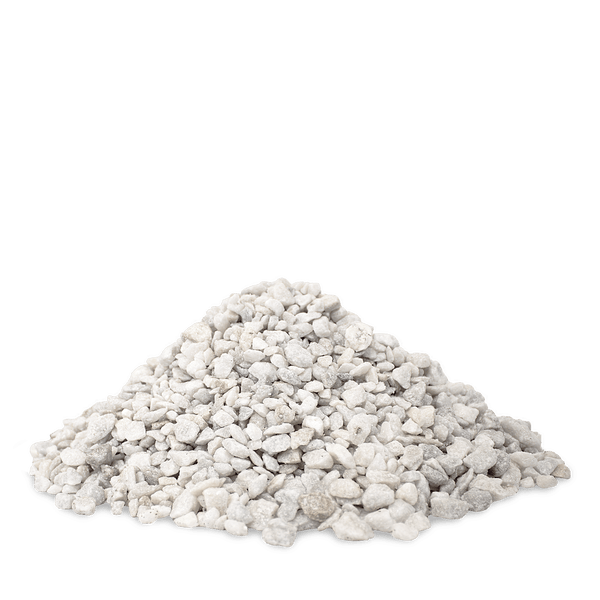 Weißer Ziersplitt aus Naturstein für Garten und Dekoration.