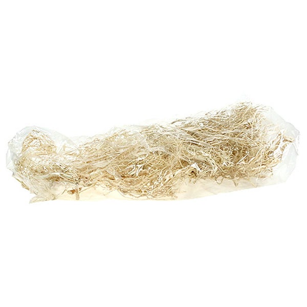 Holzwolle in einer transparenten Kunststoffverpackung für Dekoration und Verpackung.