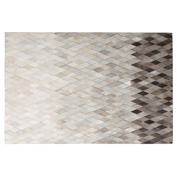 Patchwork-Teppich aus Kuhfell mit Rautenmuster und Farbverlauf.