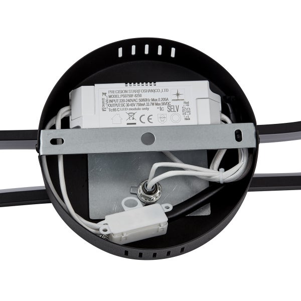 Innenansicht einer Deckenleuchte mit elektrischen Komponenten und Verkabelung