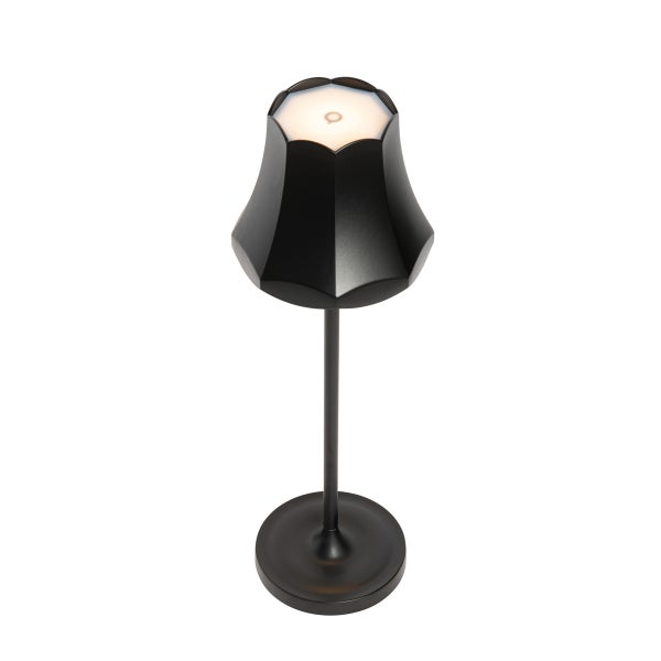 Schwarze LED-Akkutischleuchte mit glockenförmigem Schirm und rundem Standfuß.