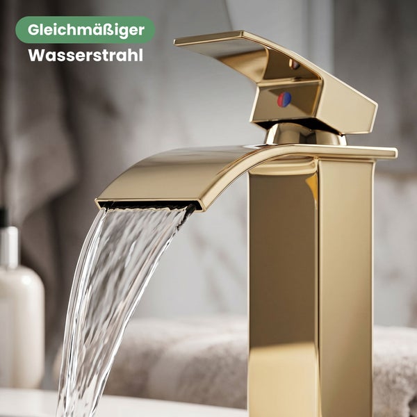 Moderne Waschtischarmatur in Gold mit Schwallauslauf und gleichmäßigem Wasserstrahl.
