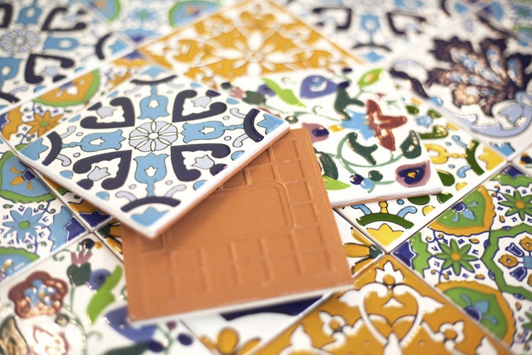 Dekorative Fliesen mit unterschiedlichen Mustern