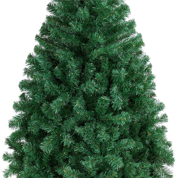 Vorher-Nachher-Ansicht eines 154 Zentimeter hohen künstlichen Weihnachtsbaums vor und nach dem Ausrichten der Zweige