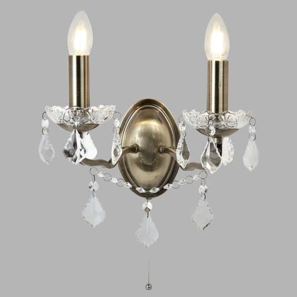 Wandleuchte mit zwei Leuchtmitteln und Kristallverzierungen