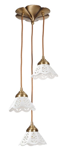 Hängeleuchte mit drei Lampenschirmen und floralem Muster