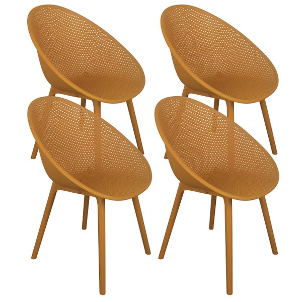 Vier moderne Gartenstühle in Ocker mit perforierter Sitzschale und vier Beinen.