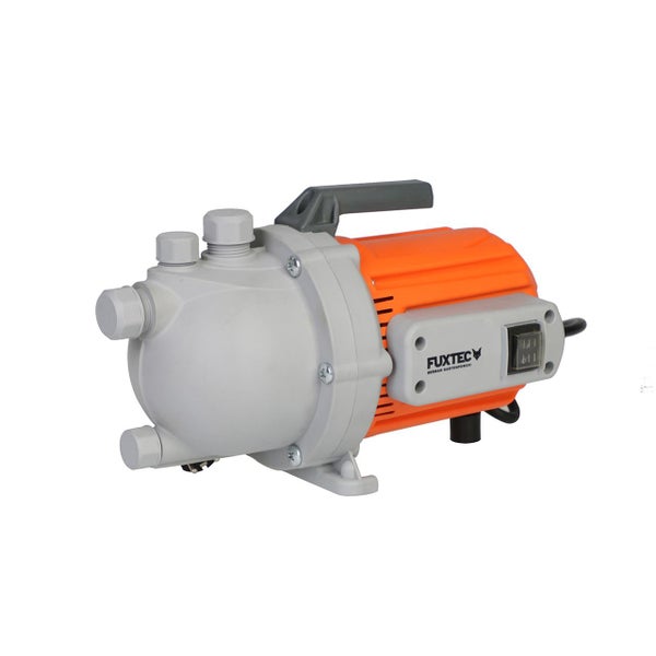 Fuxtec Gartenpumpe aus Kunststoff in Orange und Grau mit Tragegriff und Ein-Aus-Schalter.