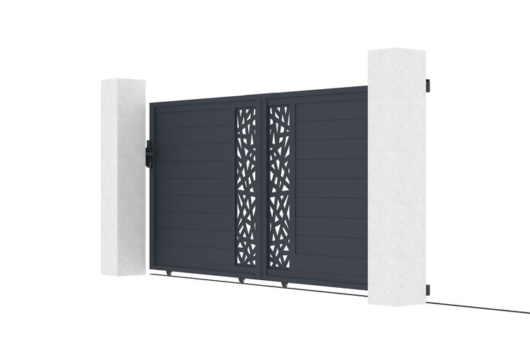 Modernes Schiebetor aus Aluminium mit horizontalen Paneelen und dekorativem Muster, montiert zwischen zwei Pfeilern.