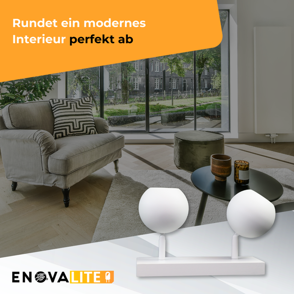 Wohnzimmer mit Sessel, Tisch und zwei Lampen im modernen Design