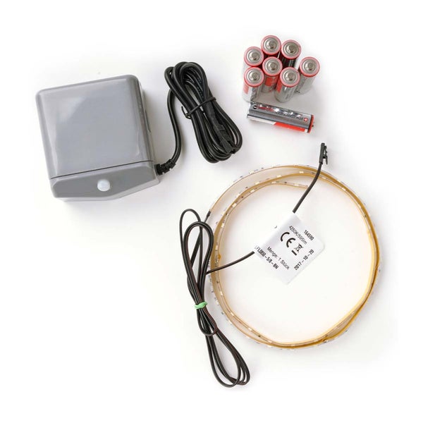 Batteriebetriebener LED-Streifen mit Bewegungsmelder und Batterien