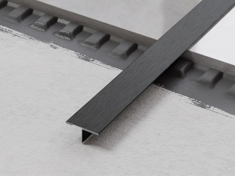 T-Profilschiene zur Verbindung von Bodenbelägen
