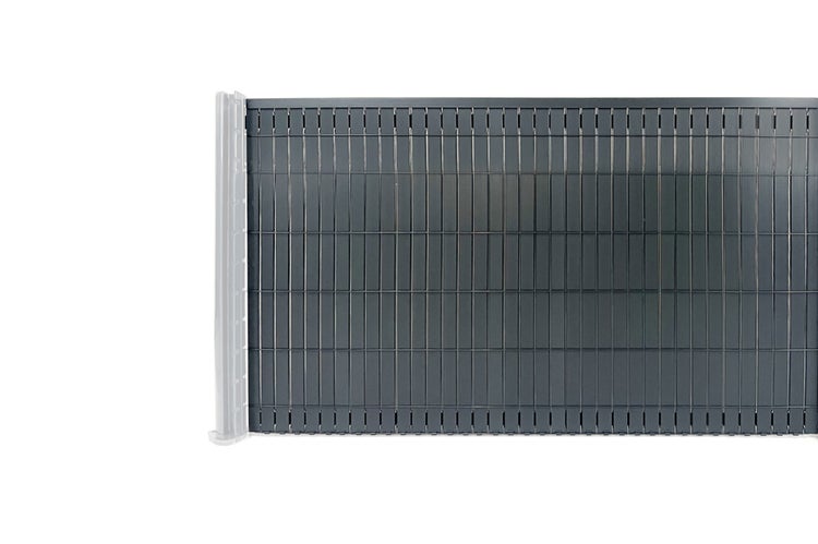 Grauer Sichtschutzzaun mit Zaunpfosten