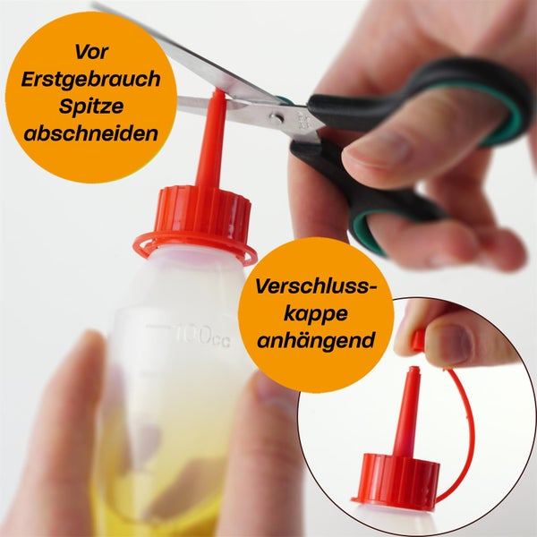 Anleitung zum Abschneiden der Dosierspitze an einer Kunststoffflasche mit einer Schere und Darstellung der befestigten Verschlusskappe.