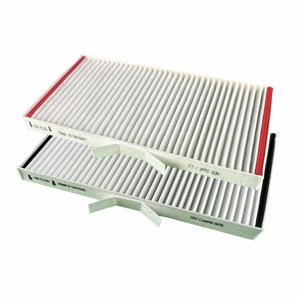 Zwei Innenraumfilter mit der Aufschrift Luftstrom und Made in Germany