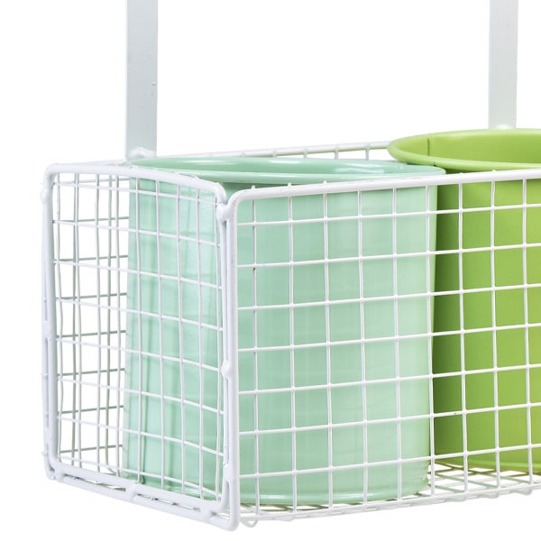 Drahtkorb mit zwei farbigen Behältern