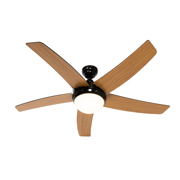 Deckenventilator mit fünf Holzoptik Flügeln und integrierter Beleuchtung.
